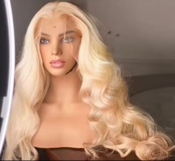 613 Blonde Wig Long Body Wave  - огляд і ціна 613 Blonde Body Wave Lace Front Wig